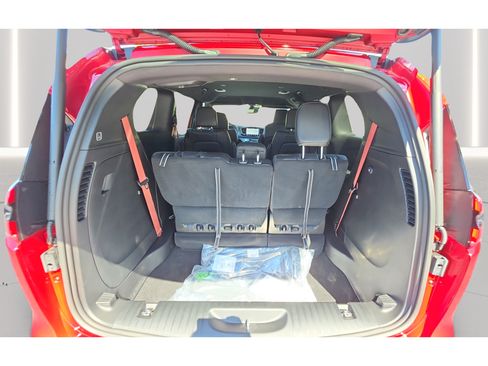 New 2027 Chrysler Pacifica Select FWD image 17