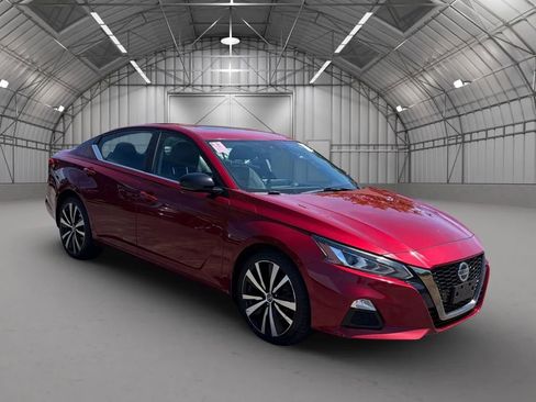 Used 2020 Nissan Altima 2.5 SR w/ Premium Package AWD/4WD image 2