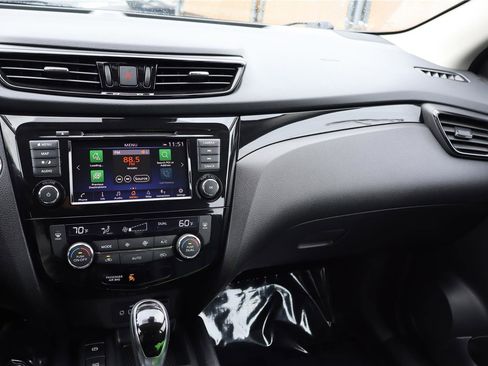 Used 2021 Nissan Rogue Sport SL AWD/4WD image 20