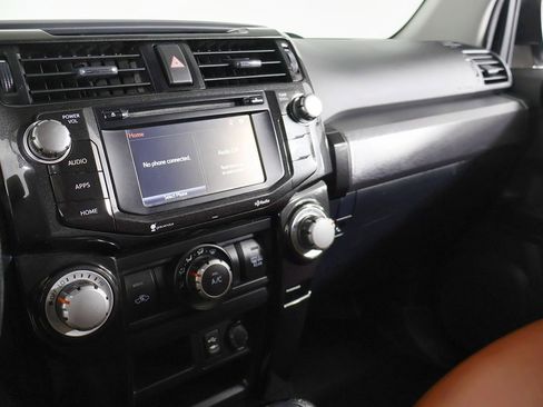 Used 2014 Toyota 4Runner Trail AWD/4WD image 27