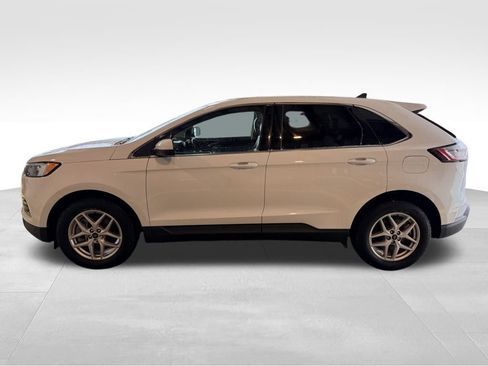 Used 2024 Ford Edge SEL image 2
