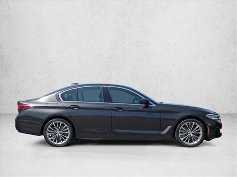 Certified 2023 BMW 530i w/ Premium Package RWD image 4