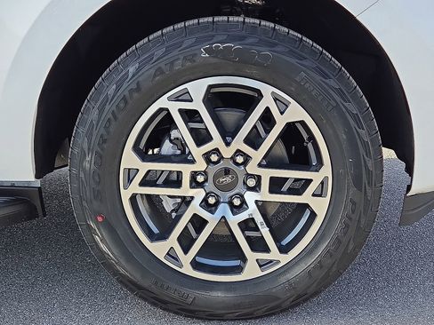 New 2026 Ford Expedition Active image 7