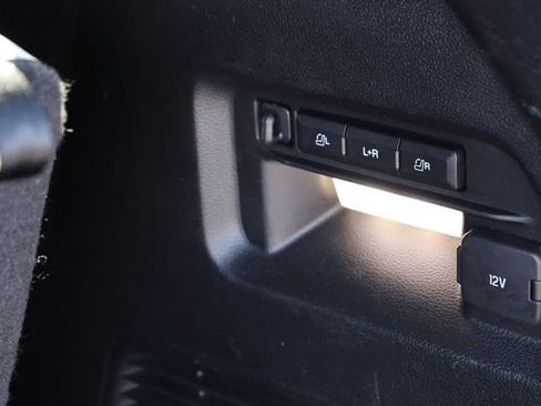 Used 2021 Ford Explorer Limited w/ Equipment Group 301A AWD/4WD image 8