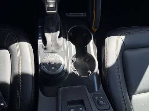 Used 2024 Ford Bronco Badlands image 26