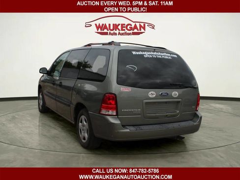 Used 2004 Ford Freestar SE FWD image 4