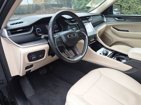 Used 2021 Jeep Grand Cherokee L Limited AWD/4WD image 18