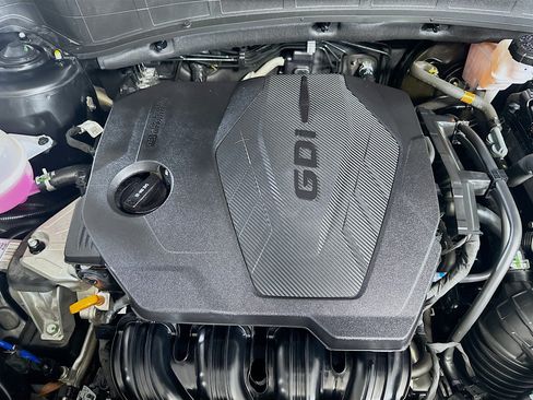 Used 2025 Kia Sportage LX FWD image 33