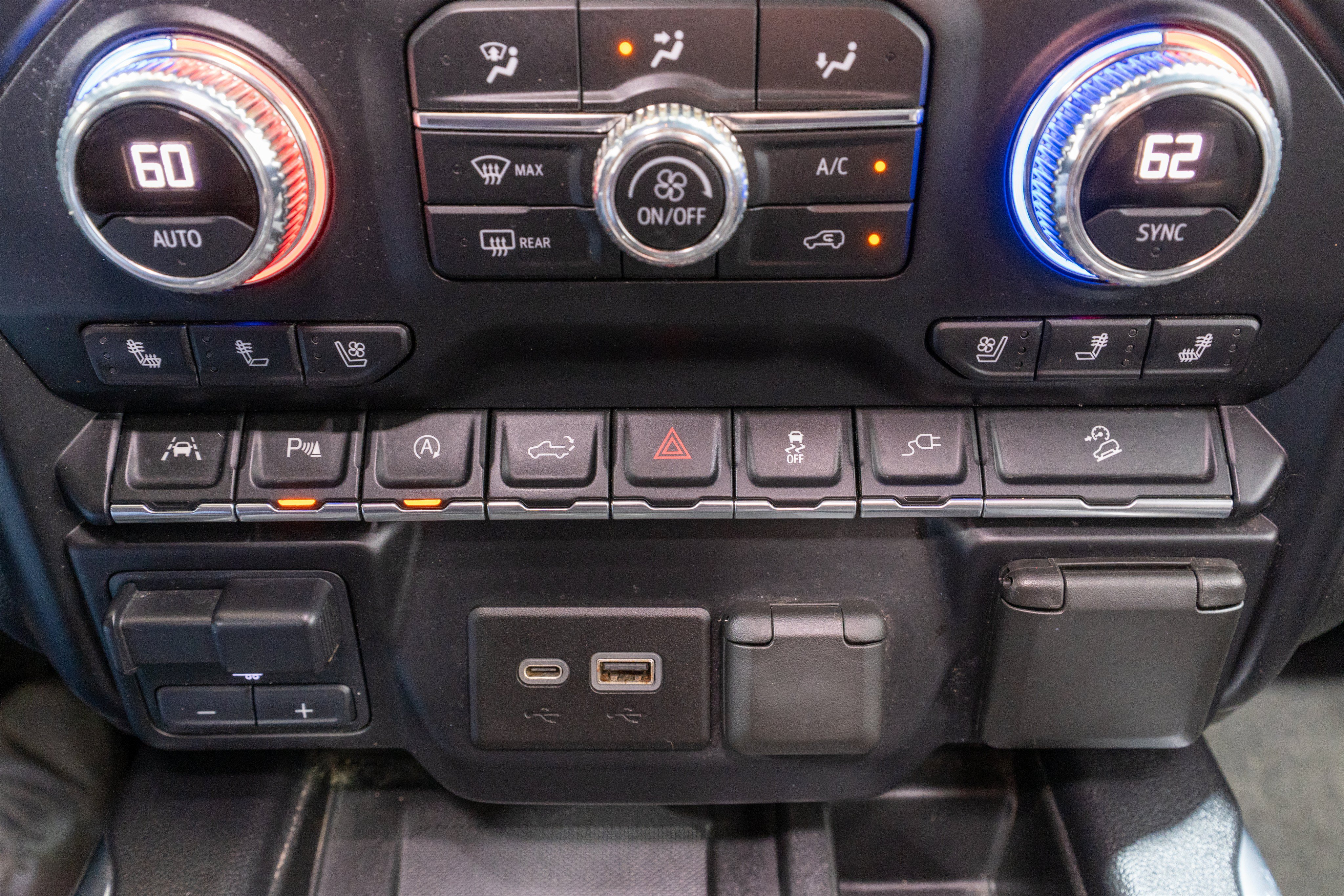 Used 2020 GMC Sierra 1500 AT4 w/ AT4 Premium Package AWD/4WD image 28
