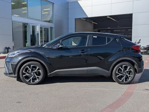 Used 2020 Toyota C-HR XLE image 2