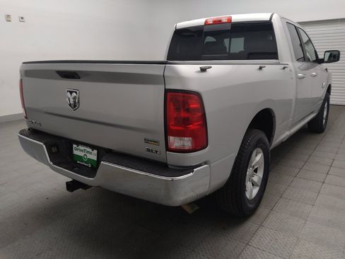 Used 2017 RAM 1500 Classic SLT AWD/4WD image 9
