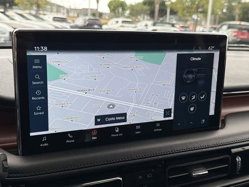 Used 2023 Lincoln Nautilus Reserve image 11