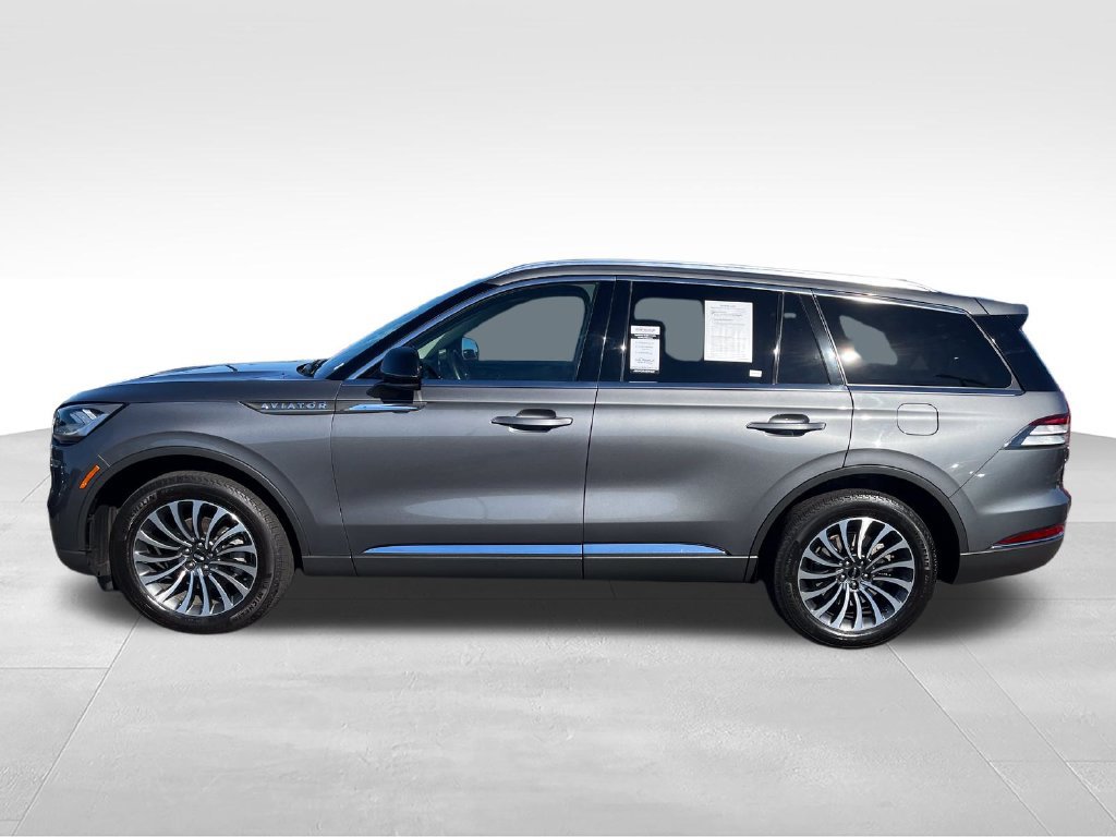 Used 2024 Lincoln Aviator AWD w/ Premium Package image 2