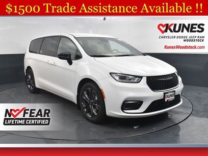 New 2026 Chrysler Pacifica Select