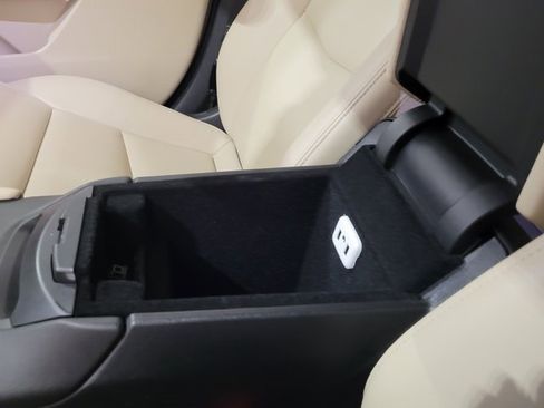 Used 2018 Cadillac XT5 FWD image 47