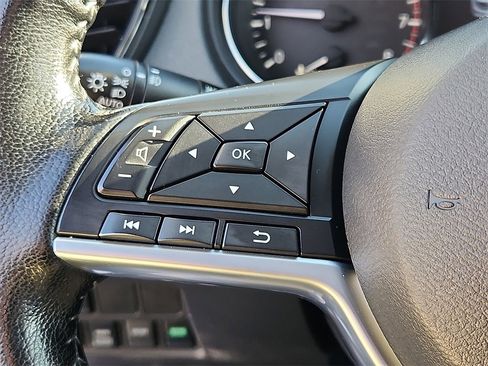 Used 2022 Nissan Rogue Sport SL w/ Premium Package image 22