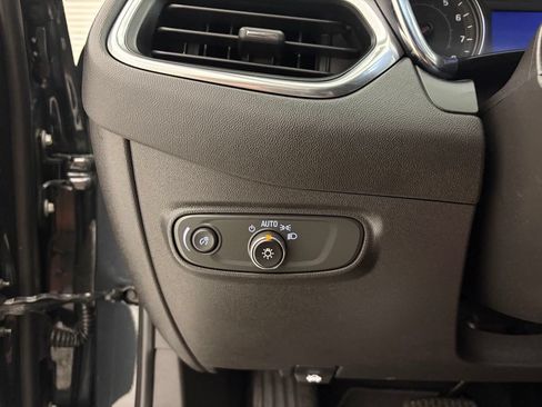 Used 2023 Chevrolet Equinox LT AWD/4WD image 6