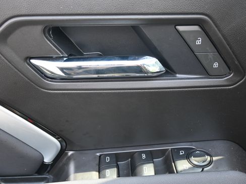 Used 2025 Chevrolet Colorado Z71 w/ Technology Package image 17