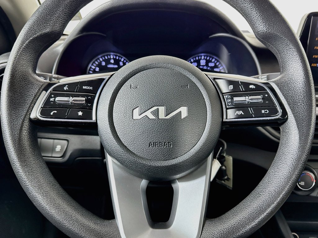 Used 2022 Kia Forte LXS FWD image 26