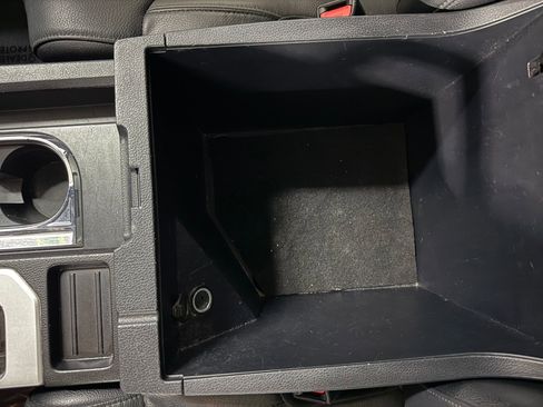 Used 2019 Toyota Tundra Limited w/ Limited Premium Package image 31