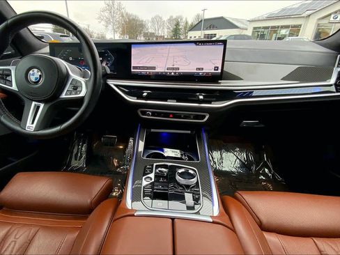 Certified 2025 BMW X7 M60i image 15