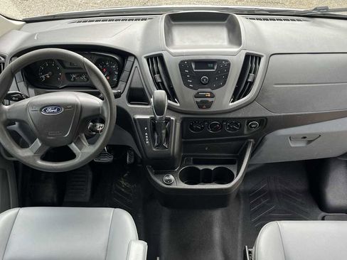 Used 2018 Ford Transit 250 148 Medium Roof RWD image 28