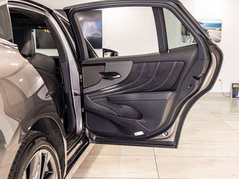 Used 2022 Lexus LS 500 F Sport w/ Accessory Package (Z1) image 41