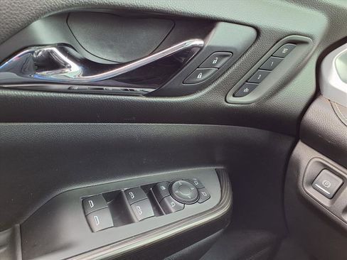 Used 2021 GMC Acadia SLT w/ Preferred Package image 23