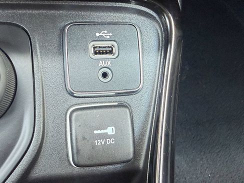 Used 2018 Jeep Compass Limited w/ Navigation Group AWD/4WD image 30