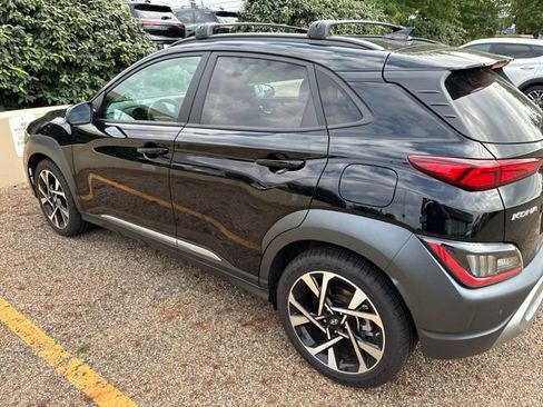 Used 2023 Hyundai Kona Limited AWD/4WD image 3