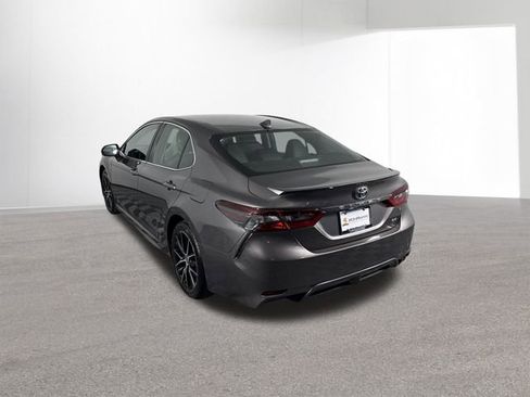 Used 2024 Toyota Camry SE image 29