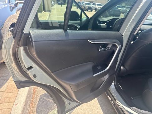 Used 2022 Toyota RAV4 XLE Premium FWD image 18