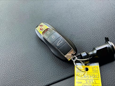 Used 2021 Porsche Macan S AWD/4WD image 14