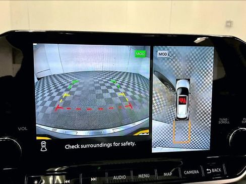 Used 2023 Nissan Rogue SL w/ SL Premium Package image 28