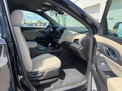 Used 2022 Chevrolet Traverse LS FWD image 10