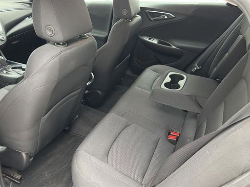 Used 2018 Chevrolet Malibu LT FWD image 9