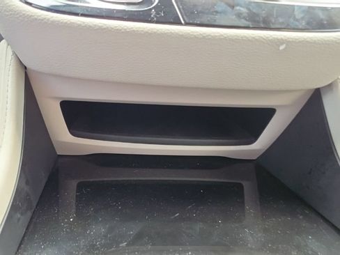 Used 2023 Chrysler Pacifica Limited FWD image 19