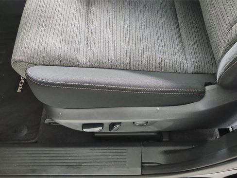 Certified 2023 Nissan Rogue SV image 17