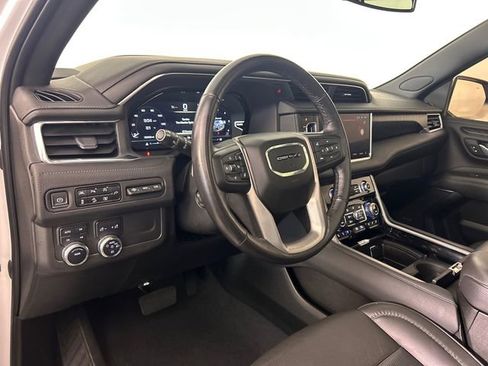 Used 2022 GMC Yukon XL Denali AWD/4WD image 12