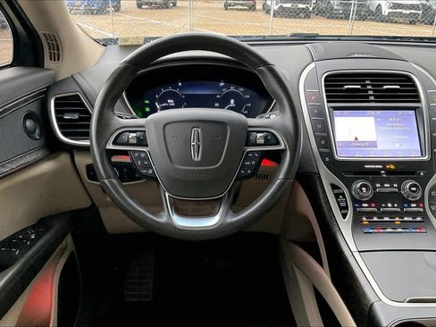 Used 2020 Lincoln Nautilus Reserve image 14