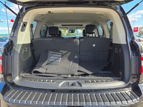 Used 2024 Nissan Armada Platinum w/ Captain's Chairs Package image 18