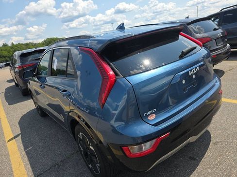 Used 2024 Kia Niro Wind w/ Wind Preserve Package FWD image 4