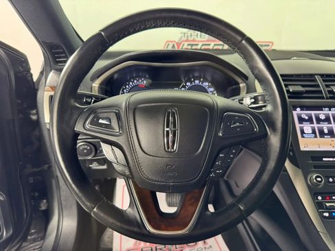 Used 2019 Lincoln MKZ Reserve FWD image 13