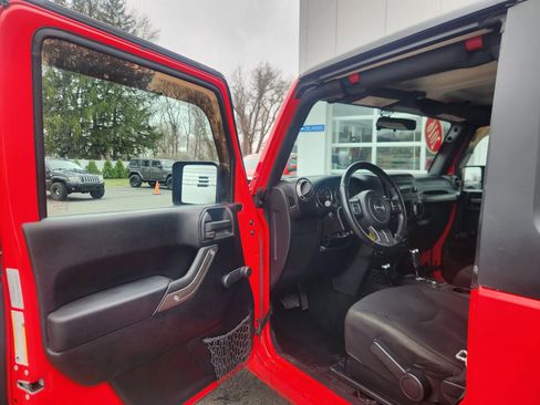 Used 2016 Jeep Wrangler Sport w/ Connectivity Group AWD/4WD image 25