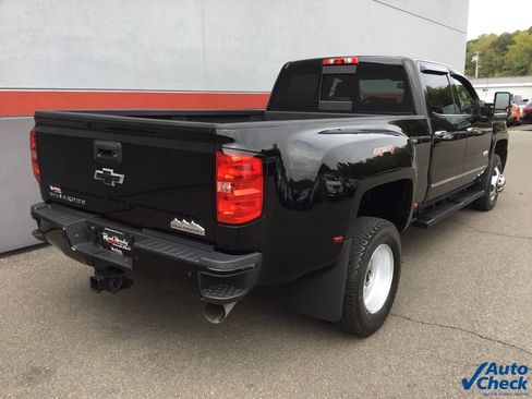 Used 2016 Chevrolet Silverado 3500 High Country w/ Duramax Plus Package image 11