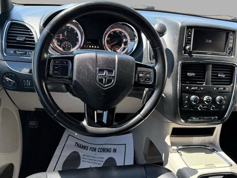 Used 2019 Dodge Grand Caravan SXT FWD image 26