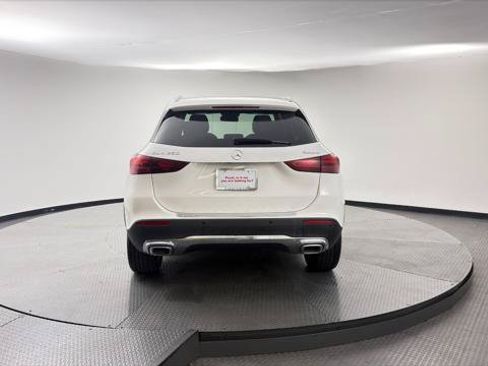 Used 2025 Mercedes-Benz GLA 250 4MATIC w/ Winter Package image 7