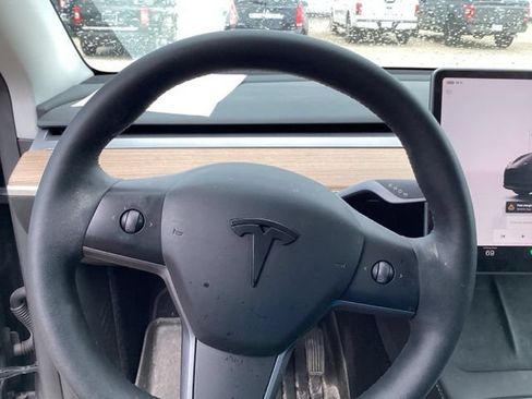 Used 2023 Tesla Model Y Long Range AWD/4WD image 23
