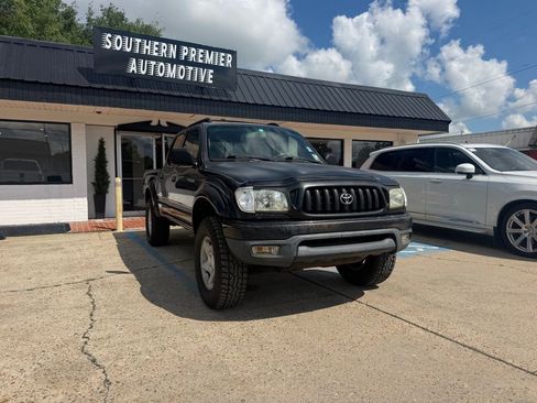 Used 2002 Toyota Tacoma PreRunner RWD image 3