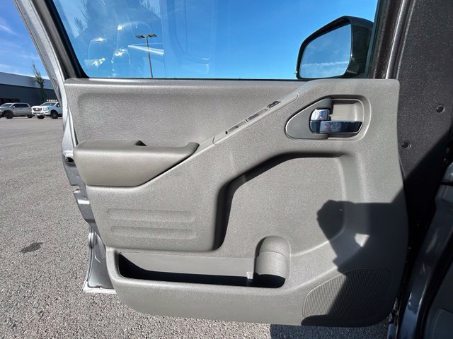 Used 2021 Nissan Frontier SV w/ Midnight Edition Floor Mats AWD/4WD image 26